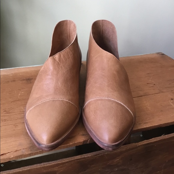 Free People Shoes - Free People Royale pointed toe flat NWOB